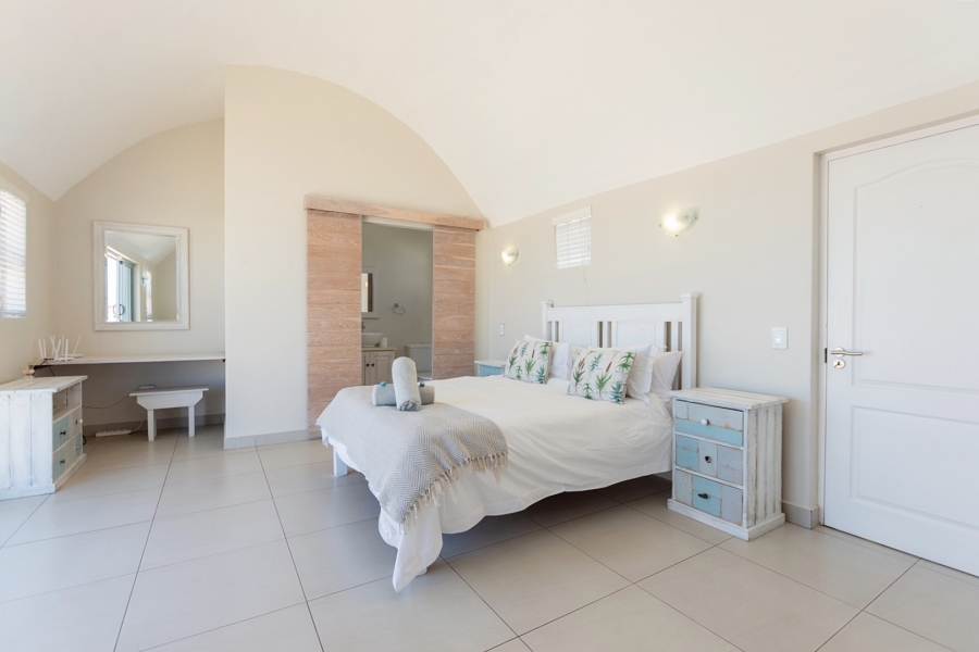 5 Bedroom Property for Sale in Paradise Beach Western Cape